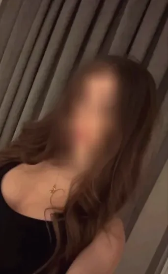 Agnes, 28