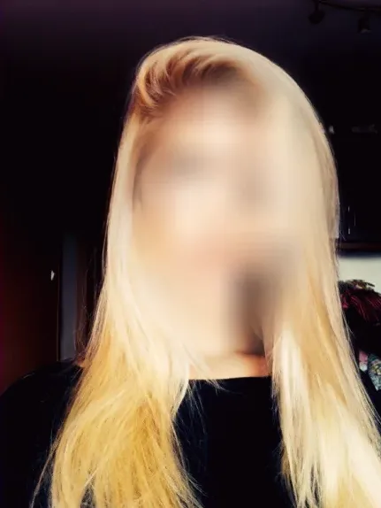 Caroline, 28