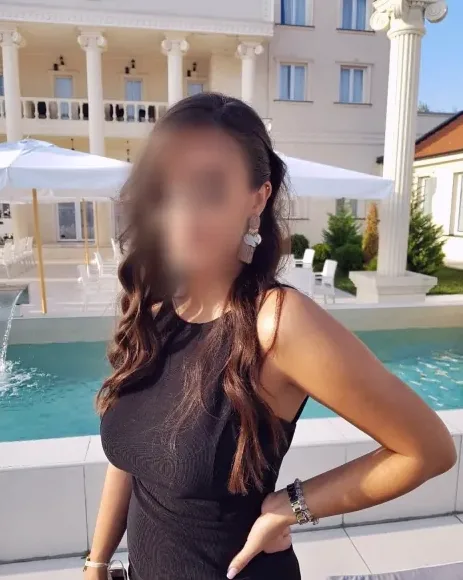 Emilia, 29