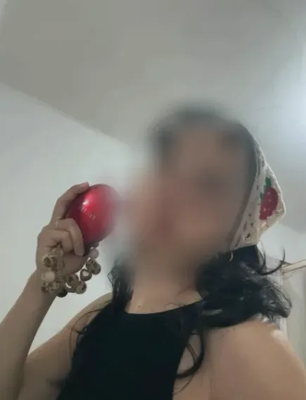 Karoline, 21