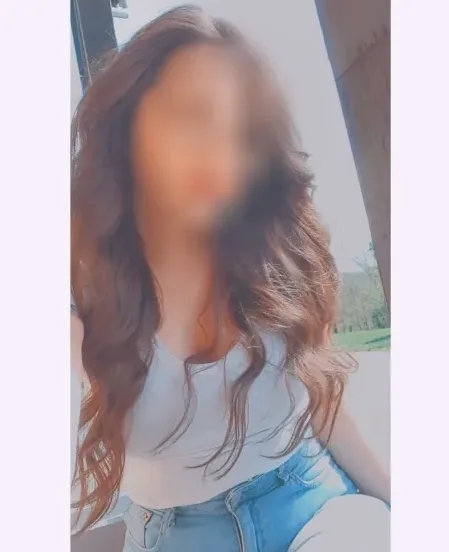 Katja, 24