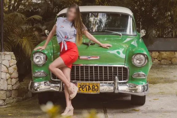 Sara, 32