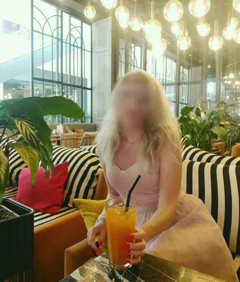 Signe, 38